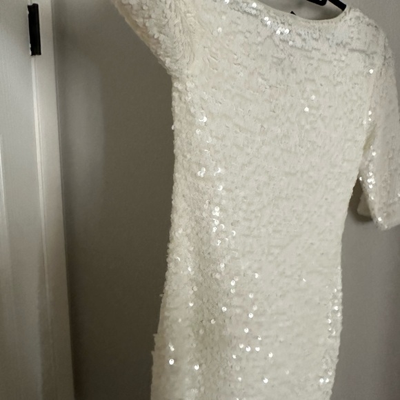 New w/Tags BCBG dress. Never worn, beautiful body con fit. Just decluttering😀 - Picture 5 of 7